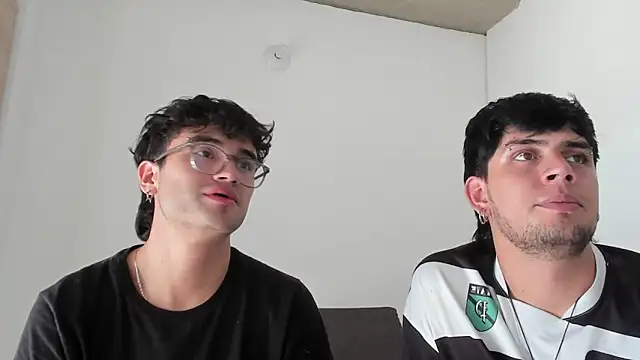 Snapshot of charlie_dicker chatting on February 7, 2026, 7:11 pm charlie dicker online show from February 7, 2026, 7:11 pm