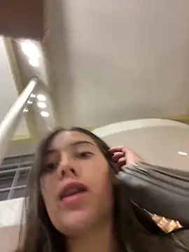 vanesita  online show from February 9, 2026, 12:19 am