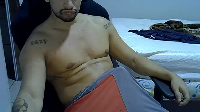 Snapshot of moreno_dotado22 chatting on August 4, 2026, 1:32 am moreno dotado22 online show from August 4, 2026, 1:32 am