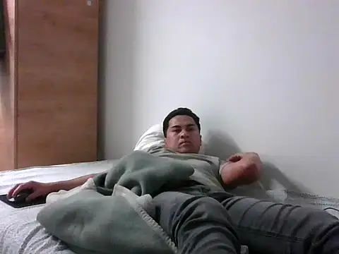 sweetpinoy2027 online show from February 12, 2026, 4:51 pm