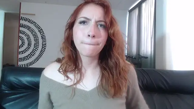 Snapshot of BeautyYoungblond chatting on June 24, 2026, 10:18 pm BeautyYoungblond online show from June 24, 2026, 10:18 pm