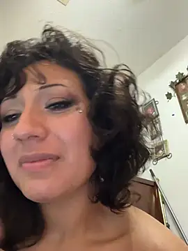 Rayvenveil online show from April 10, 2026, 7:48 am