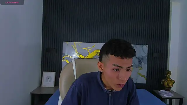 Snapshot of TaylerMiles chatting on January 13, 2026, 4:49 am TaylerMiles online show from January 13, 2026, 4:49 am