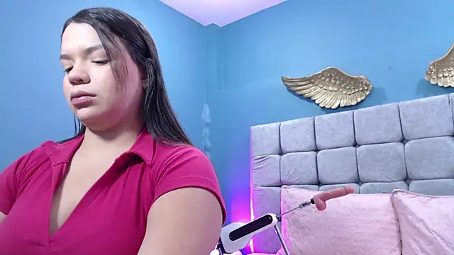 AuraArnau online show from January 14, 2026, 2:09 pm