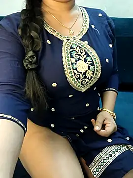 Snapshot of SSiya- chatting on February 8, 2026, 7:33 pm SSiya- online show from February 8, 2026, 7:33 pm