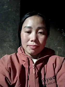 Chloe-ee online show from December 17, 2025, 12:37 am