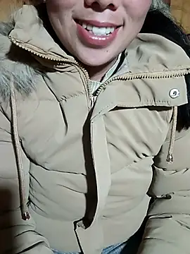 Snapshot of Chloe-ee chatting on February 8, 2026, 12:03 pm Chloe-ee online show from February 8, 2026, 12:03 pm