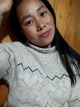 Chloe-ee online show from December 18, 2025, 12:53 pm