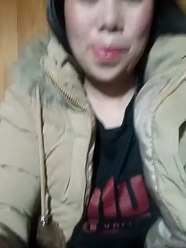 Snapshot of Chloe-ee chatting on January 15, 2026, 2:09 pm Chloe-ee online show from January 15, 2026, 2:09 pm