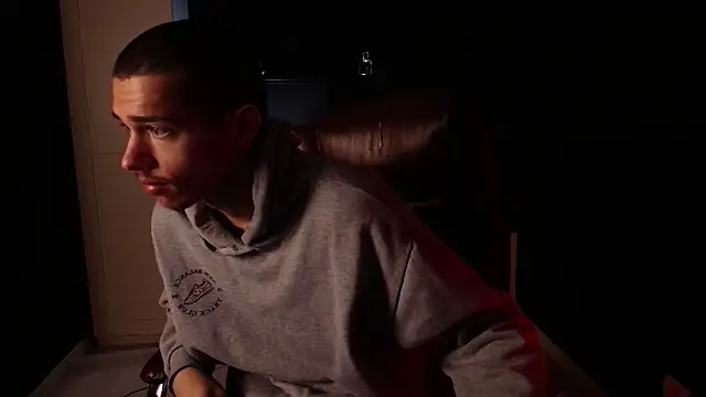 Snapshot of KaydenDrew chatting on February 9, 2026, 5:27 am KaydenDrew online show from February 9, 2026, 5:27 am