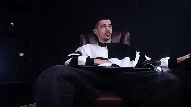 Snapshot of KaydenDrew chatting on January 19, 2026, 5:11 am KaydenDrew online show from January 19, 2026, 5:11 am