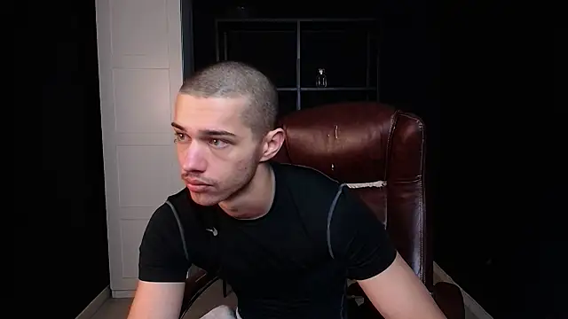 Snapshot of KaydenDrew chatting on February 1, 2026, 5:27 am KaydenDrew online show from February 1, 2026, 5:27 am