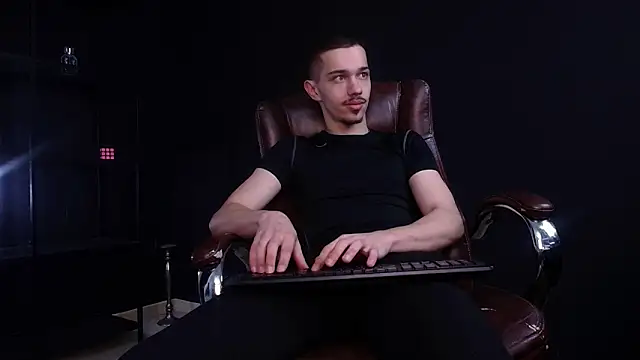 Snapshot of KaydenDrew chatting on January 14, 2026, 5:22 am KaydenDrew online show from January 14, 2026, 5:22 am