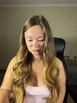 Snapshot of CaramelleSugarr chatting on July 24, 2026, 7:10 pm CaramelleSugarr online show from July 24, 2026, 7:10 pm