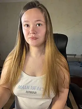 Snapshot of CaramelleSugarr chatting on May 9, 2026, 4:10 pm CaramelleSugarr online show from May 9, 2026, 4:10 pm