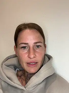 Klarry69 online show from April 15, 2026, 6:56 pm