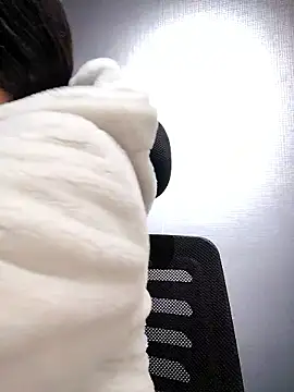 Venuz Rivers  online show from January 8, 2026, 1:28 pm