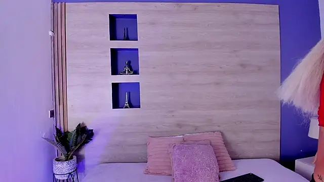 Danhia hott online show from January 15, 2026, 1:47 pm