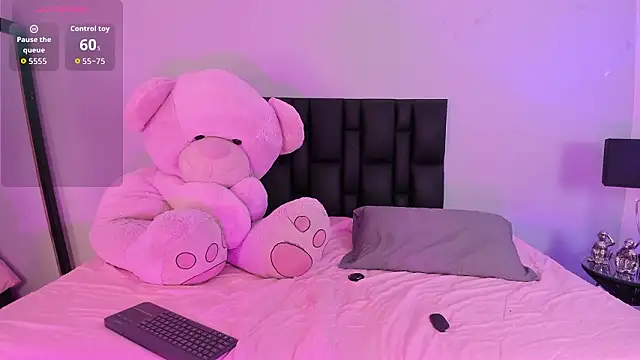 Kloebaby  online show from March 7, 2026, 9:42 pm