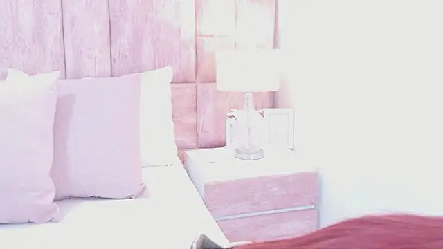 Snapshot of ScarlettFoox chatting on February 4, 2026, 6:36 pm ScarlettFoox online show from February 4, 2026, 6:36 pm