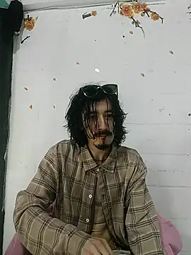 sk8-boy online show from March 7, 2026, 3:06 pm