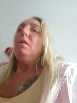 theblondecocklover online show from April 1, 2026, 10:49 am