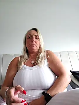 theblondecocklover online show from May 18, 2026, 7:07 pm
