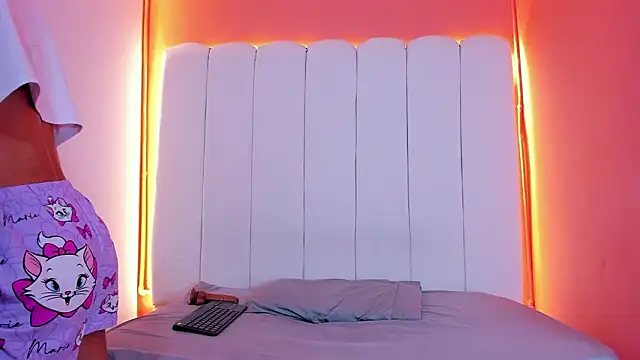 Snapshot of Sunny_OS chatting on January 31, 2026, 7:45 pm Sunny OS online show from January 31, 2026, 7:45 pm