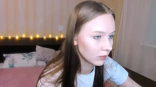 Snapshot of chloe_wifey chatting on February 8, 2026, 9:01 pm chloe wifey online show from February 8, 2026, 9:01 pm