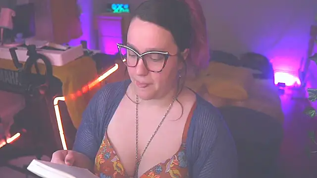 FireproofCuriousiteaze online show from April 4, 2026, 1:23 am