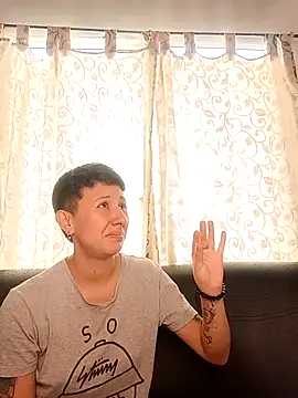 Snapshot of Mei_and_Gaby chatting on February 4, 2026, 4:02 pm Mei and Gaby online show from February 4, 2026, 4:02 pm