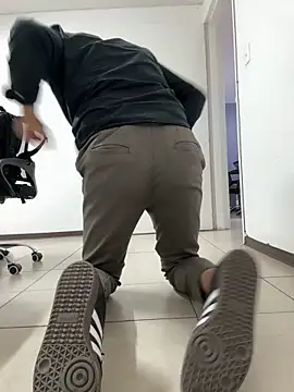 Snapshot of AdrianGarcia89 chatting on April 10, 2026, 2:18 am AdrianGarcia89 online show from April 10, 2026, 2:18 am