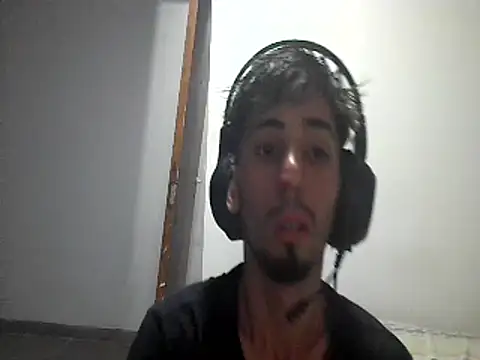Snapshot of Franalbera chatting on March 8, 2026, 2:26 am Franalbera online show from March 8, 2026, 2:26 am