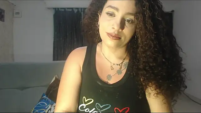 Snapshot of zoee_taiana chatting on January 6, 2026, 5:00 am zoee taiana online show from January 6, 2026, 5:00 am