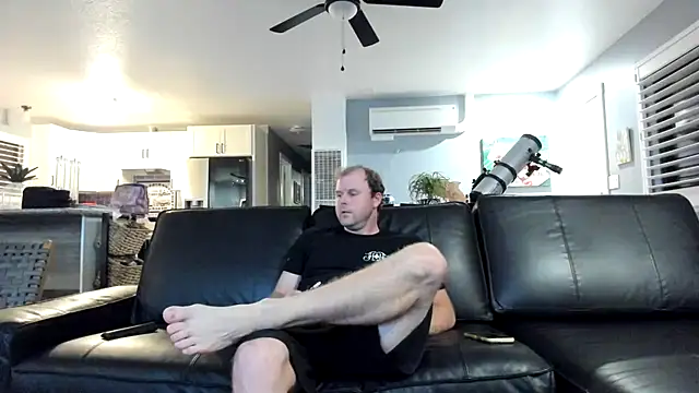 Snapshot of Studmuffin4you chatting on August 2, 2026, 4:44 am Studmuffin4you online show from August 2, 2026, 4:44 am