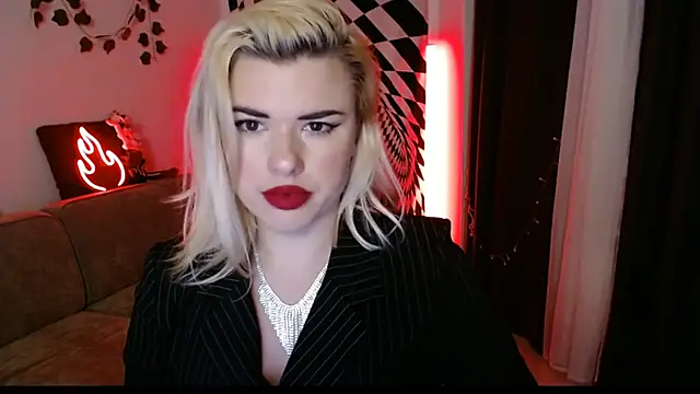 Snapshot of Ariana_Saint chatting on February 18, 2026, 5:20 pm Ariana Saint online show from February 18, 2026, 5:20 pm