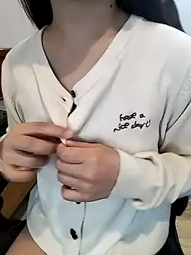 Snapshot of Miu_ii chatting on January 15, 2026, 5:00 am Miu ii online show from January 15, 2026, 5:00 am