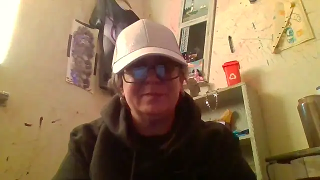 becky1111 online show from April 20, 2026, 2:07 pm