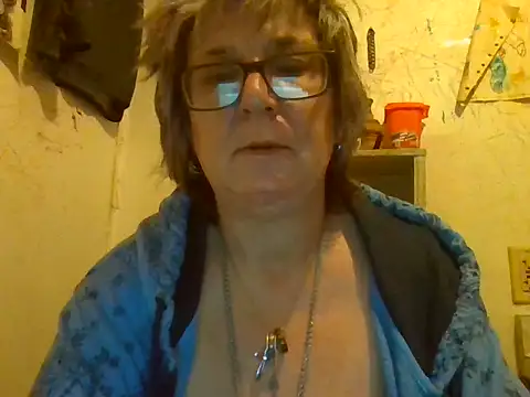 becky1111 online show from July 6, 2026, 9:49 am