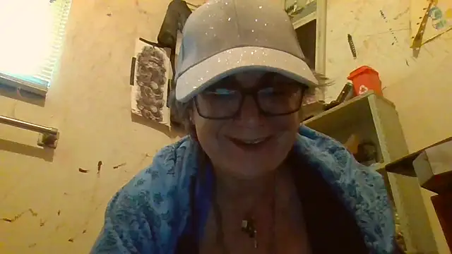 becky1111 online show from April 24, 2026, 12:45 am