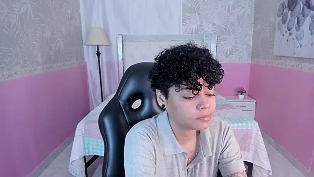 Sasha Venom online show from December 20, 2025, 1:36 pm