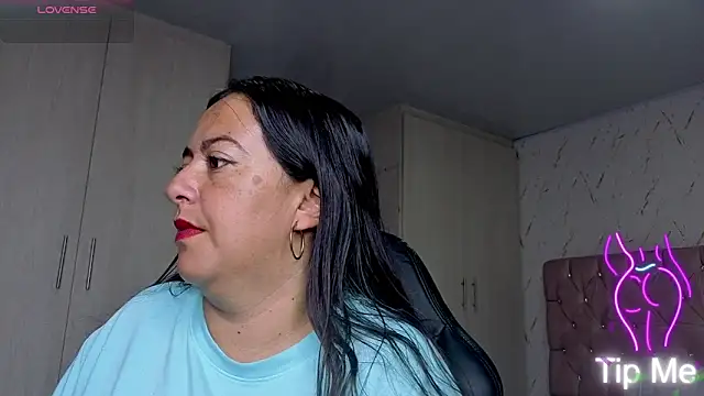 Snapshot of evelyn_harpeery chatting on February 7, 2026, 9:17 am evelyn harpeery online show from February 7, 2026, 9:17 am