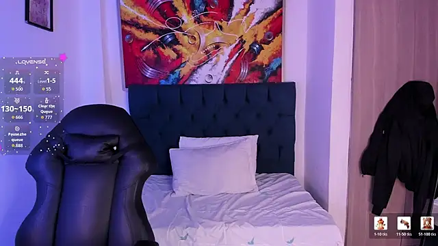 Snapshot of Violet_Blazee chatting on December 23, 2025, 11:09 am Violet Blazee online show from December 23, 2025, 11:09 am