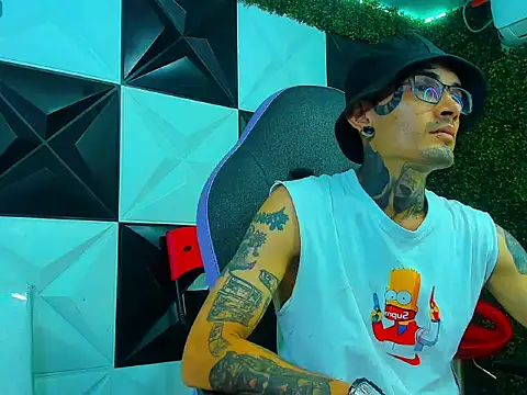 Boy tatto77 online show from March 19, 2026, 12:38 pm