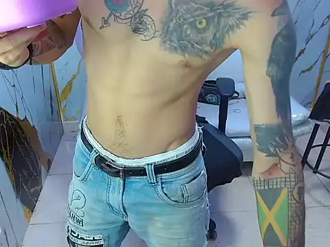 Snapshot of Boy_tatto77 chatting on July 14, 2026, 1:05 am Boy tatto77 online show from July 14, 2026, 1:05 am