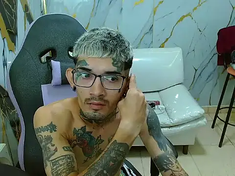 Boy tatto77 online show from March 14, 2026, 12:33 pm