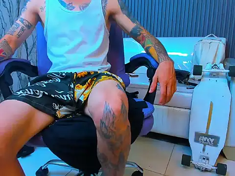 Snapshot of Boy_tatto77 chatting on June 22, 2026, 1:11 am Boy tatto77 online show from June 22, 2026, 1:11 am