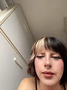 Snapshot of MikaScarlet chatting on June 6, 2026, 2:11 pm MikaScarlet online show from June 6, 2026, 2:11 pm