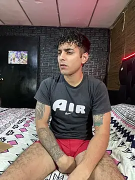 JustynAle2025 online show from March 25, 2026, 12:44 am