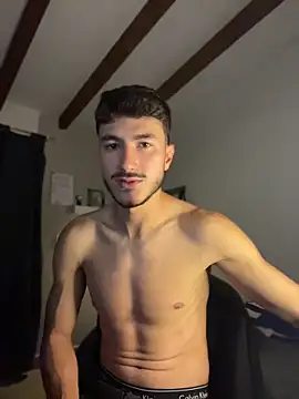 Snapshot of LIAM_COLT chatting on May 21, 2026, 11:24 pm LIAM COLT online show from May 21, 2026, 11:24 pm